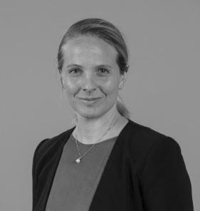 gina-photoaidcom-greyscale